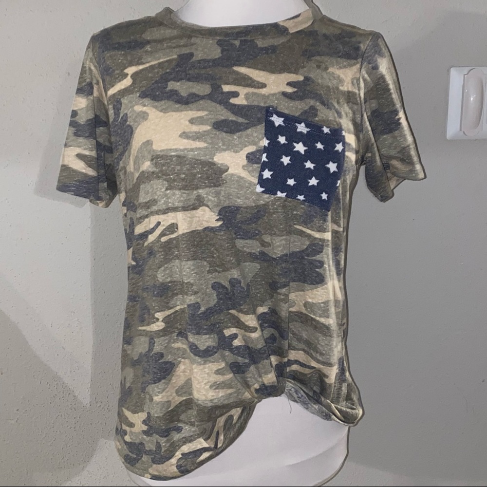 Lily pad camouflage tee with stars pocket